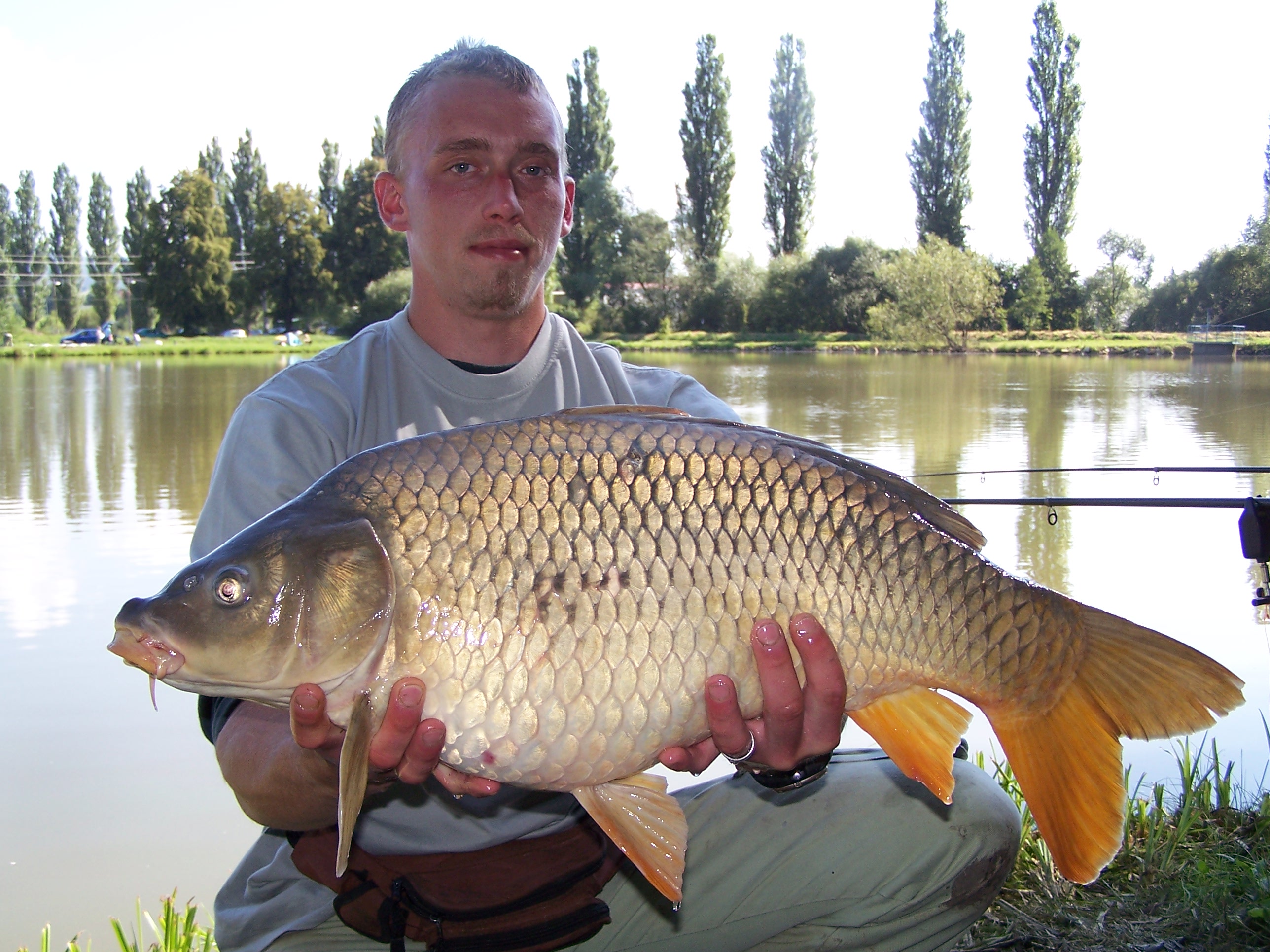 4. místo Radek Chmelař s kaprem 73 cm.JPG
